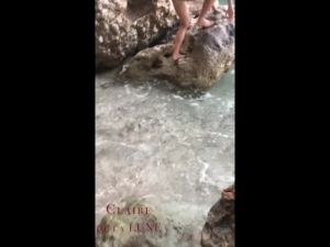 Горячая молодая пара трахается на диком пляже